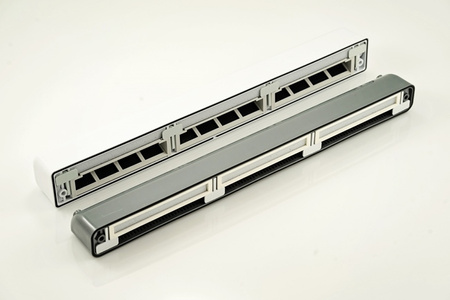Nawiewnik z manualną regulacją i czerpnią akustyczną, typ VT401, biały wewnątrz, szary na zewnątrz