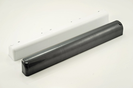 Nawiewnik z manualną regulacją i czerpnią akustyczną, typ VT401, biały wewnątrz, antracyt na zewnątrz