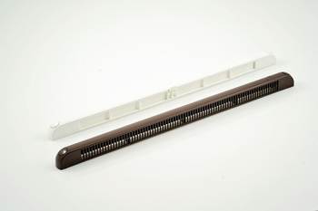 VENT, typ F2500, nawiewnik okienny, biały wewnątrz, brąz na zewnątrz